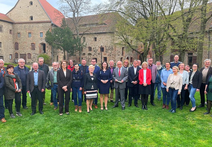 Zahlreiche Akteure aus der Region folgten der Einladung der LAG Flechtinger Höhenzug und Drömling auf das Schloss Altenhausen. 