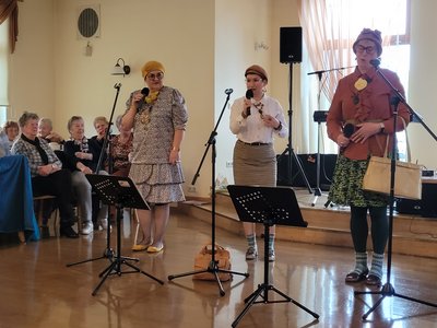Die Rockgruppe De´ Mädels sorgten bei dem Frühlingsfest der Senioren in Bornstedt für eine gute Stimmung.